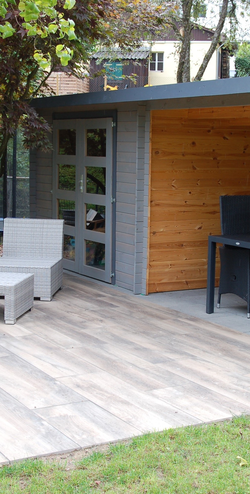 Gartentenlounge im modischen Stil